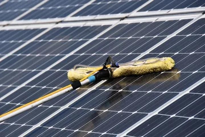nettoyage panneaux solaires