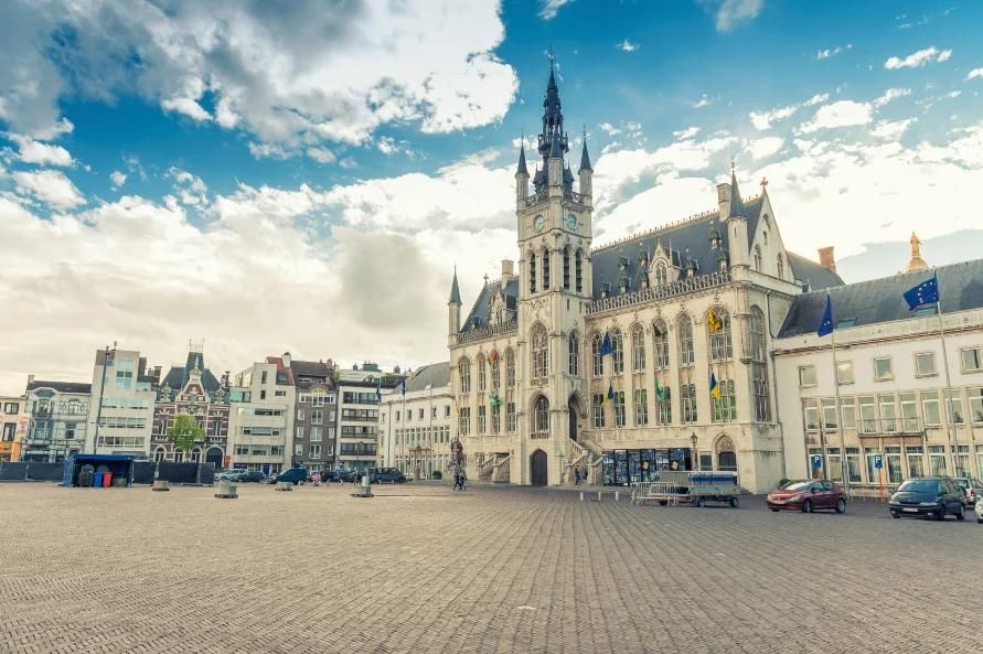 De marktplaats van Sint-Niklaas